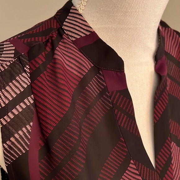 Sleeveless Silk Blouse by Vince - Picture 6 of 12